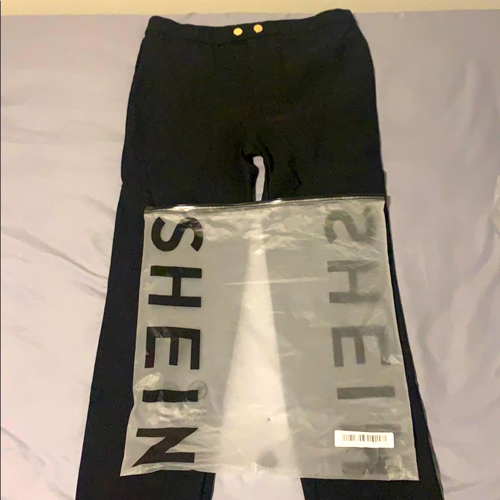 Ripped black jeans